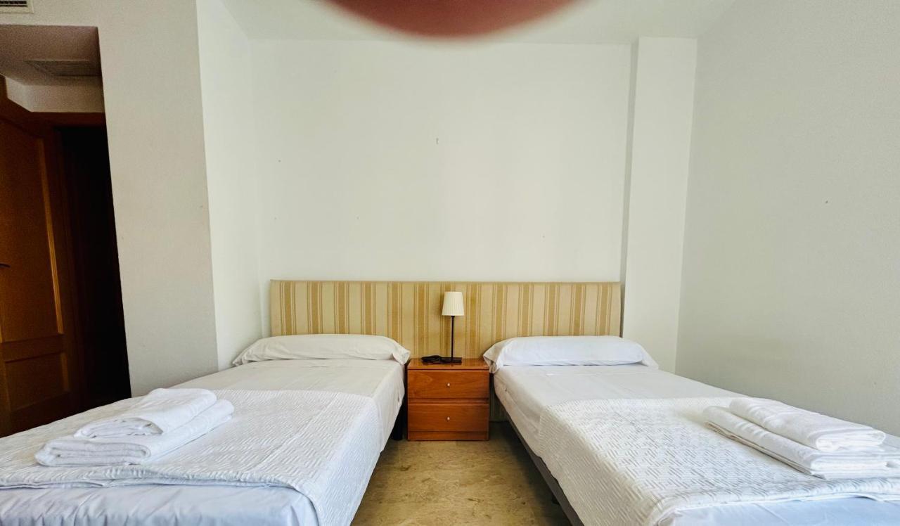 Guest House Teatinos Malaga Luaran gambar